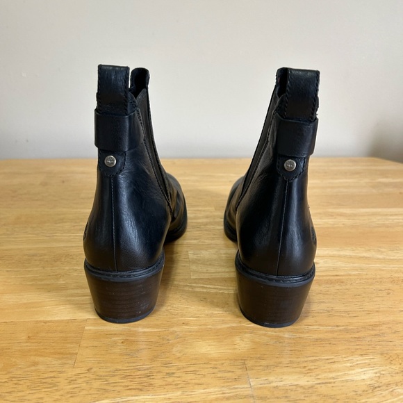 Sz 11 Timberland Sutherlin Bay Chelsea boots. Black like new - Picture 3 of 10